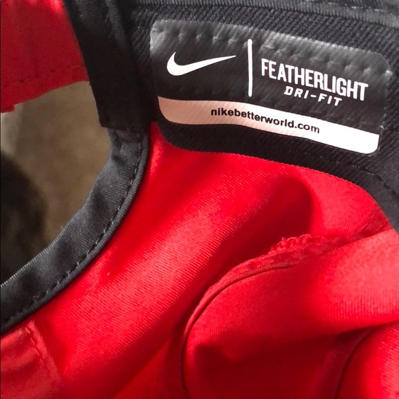 🔴Nike Feathrlight Dri-Fit Hat🔴 make me an offer! - Picture 4 of 4